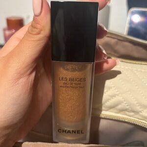 Chanel Les Beige Medium Light